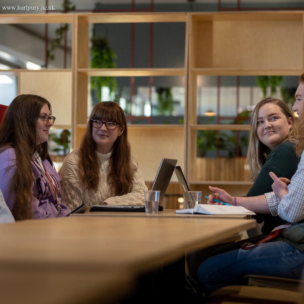Graze Internal Students Studying