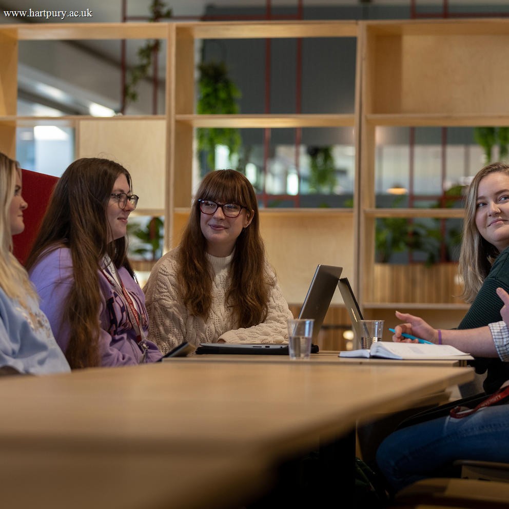 Graze Internal Students Studying